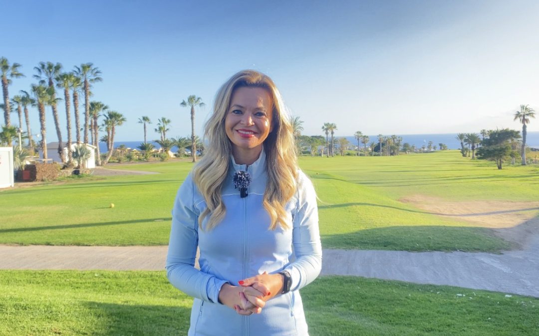 «Empecé a jugar al golf por mi pareja y ahora compartimos muchas horas de este magnífico deporte.» Bárbara Navarro. Entrevista parte 1.