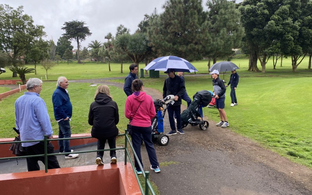 Los padres de los niños en el golf. ¿Ayuda o lastre?