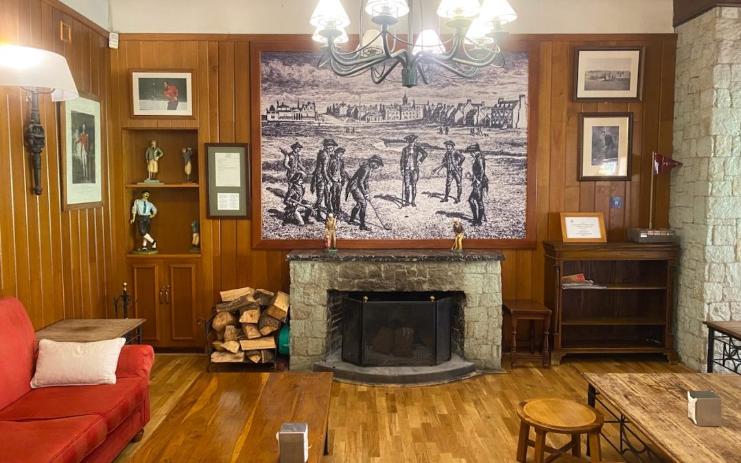 La puerta secreta del Real Club de Golf de Tenerife.