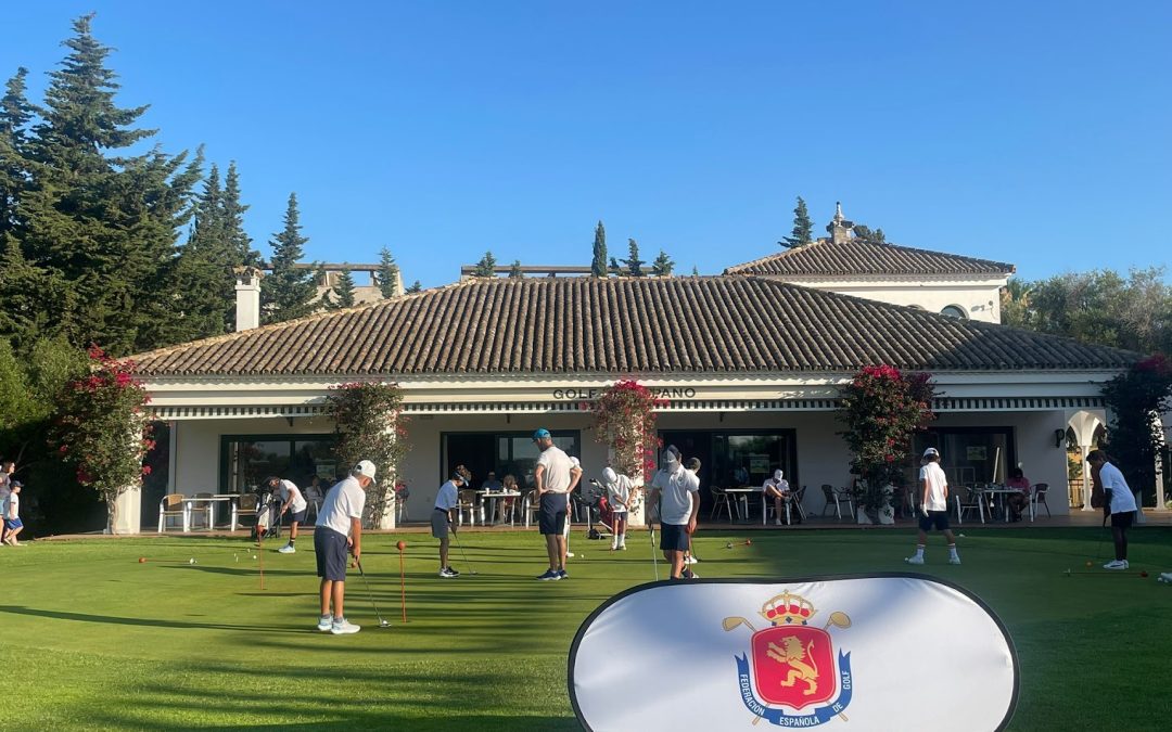 Una tarjeta bajo par y giros en las clasificaciones alumbran un jueves loco en el Campeonato de España Infantil, Alevín y Benjamín 2025